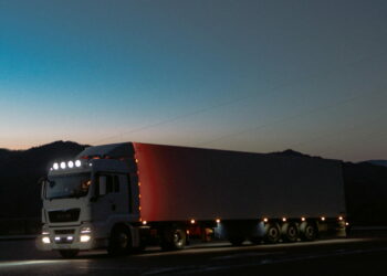 Os 9 países que pagam os maiores salários para caminhoneiros