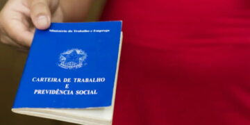 Vagas de carteira assinada no Brasil encolhem 20% em 2025