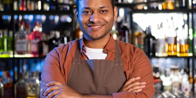 Empregos mais fáceis de conseguir no exterior para quem não tem faculdade