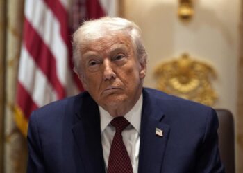 EUA abre inscrições para programa de residência Trump Card