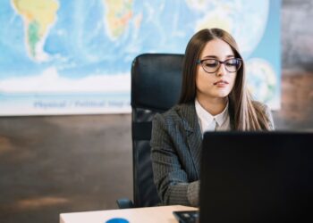 Os melhores países do mundo para trabalhar em 2026