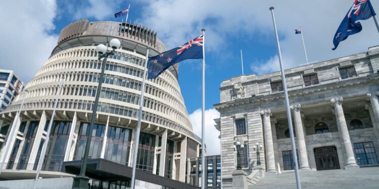 Nova Zelândia apresenta mudanças na política de imigração para 2026