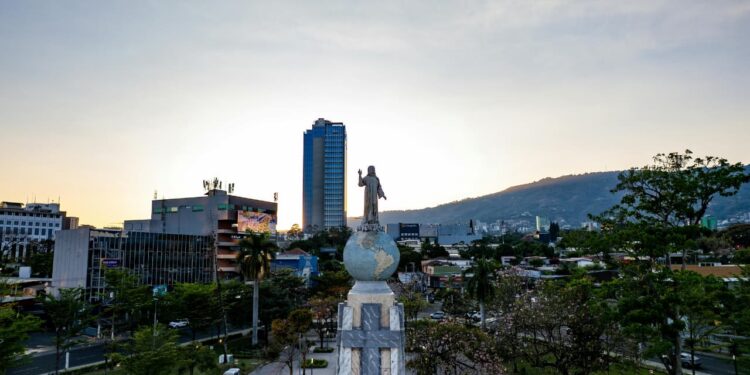 Monumento ao Divino Salvador do Mundo em El Salvador — Canva