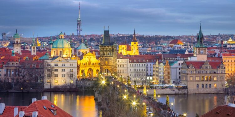 Praga, capital da República Tcheca — Canva