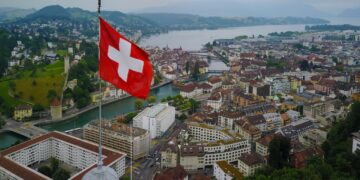 Autorização de Residência na Suíça: Como conseguir e requisitos de 2026